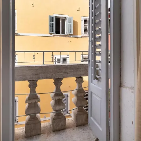 Apartman Mimi Carera & *